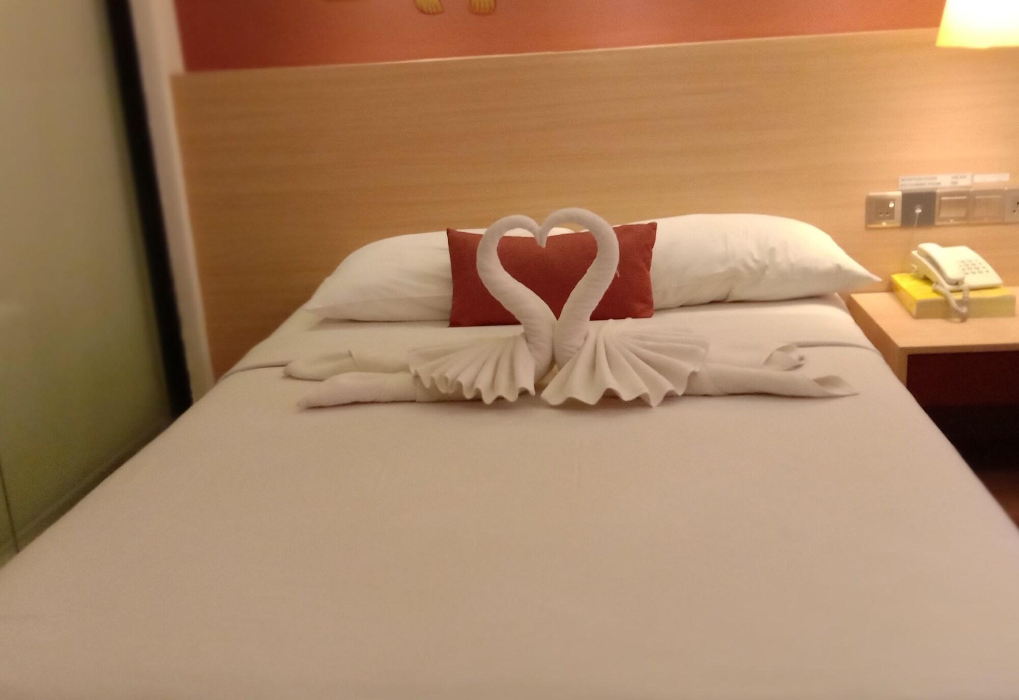 Shwe Pyi San Yar Hotel Янгон Экстерьер фото