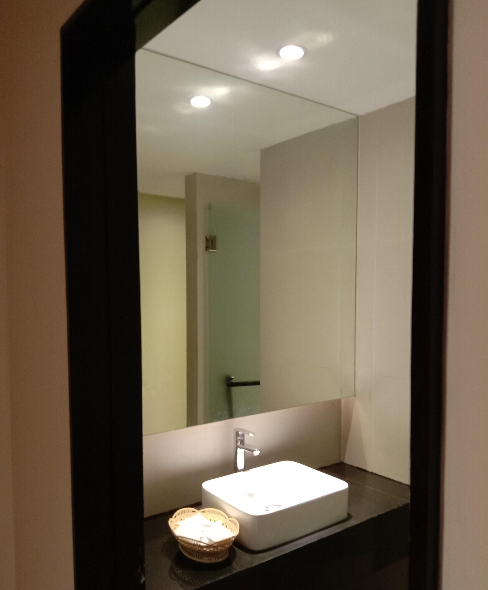 Shwe Pyi San Yar Hotel Янгон Экстерьер фото