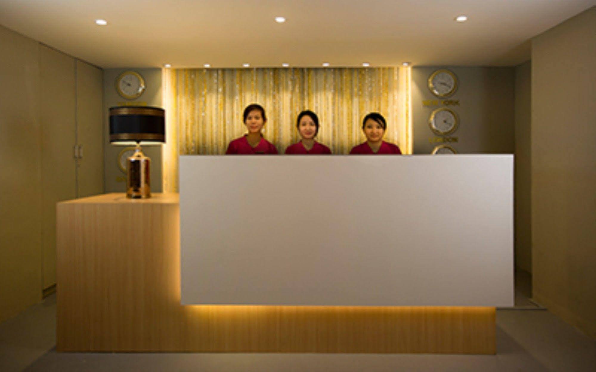 Shwe Pyi San Yar Hotel Янгон Экстерьер фото